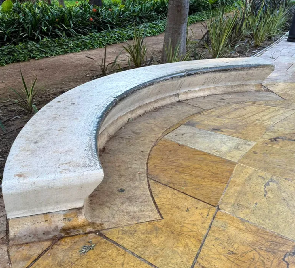 PIRO Málaga Park Bench – Concrete Obstacle