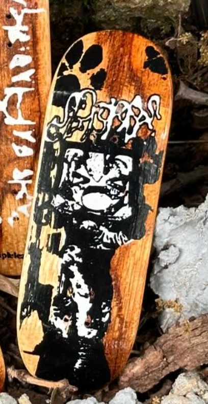 MAPLELEAF Walnut screenprint Deck