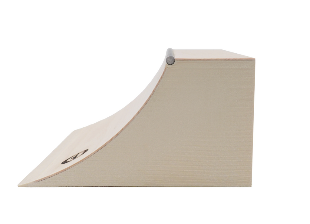 DYNAMIC Standard Quarterpipe